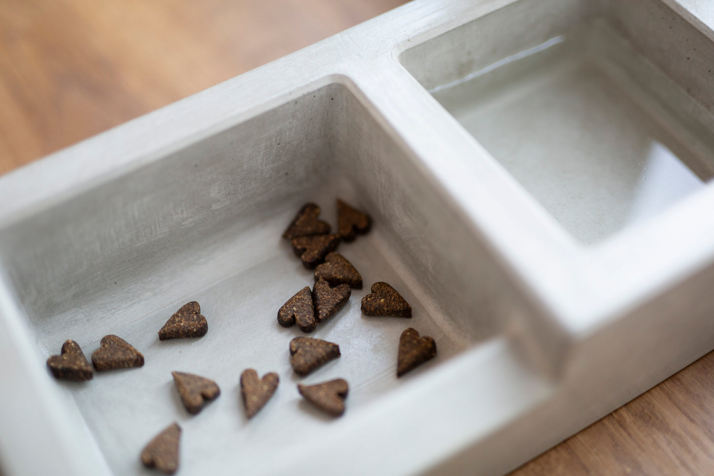 Hundefutterstation aus Beton