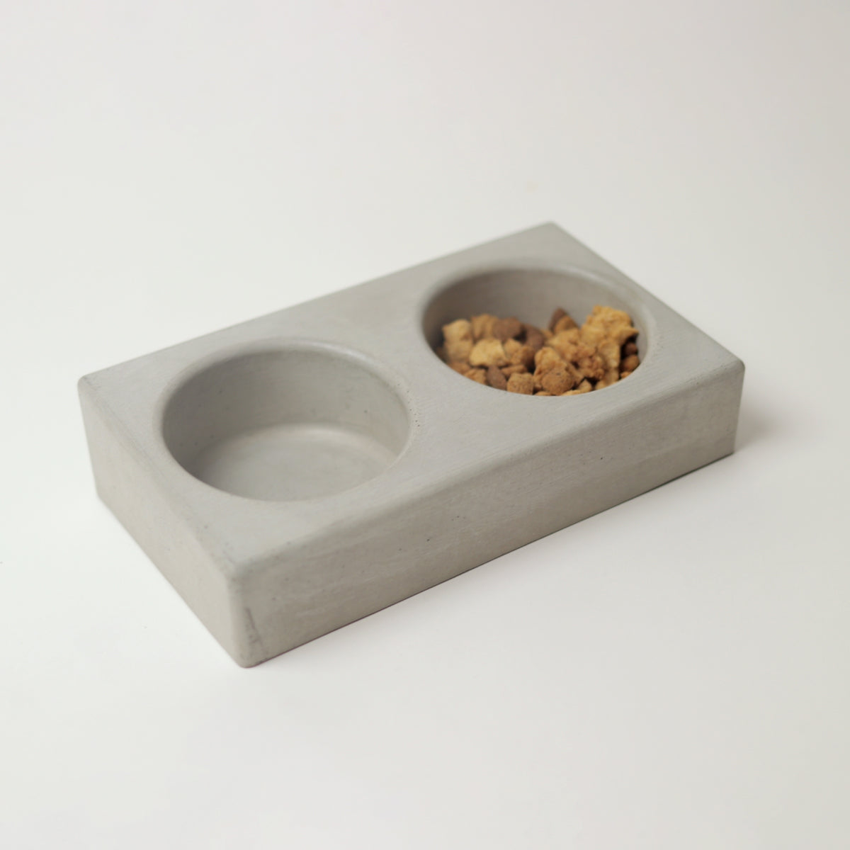 Concrete Dog Feeder Round